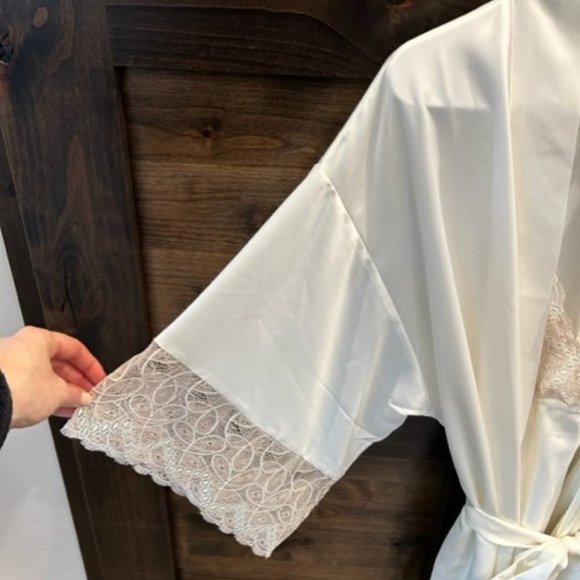 Flora Nikrooz Cream Chemise Satin Elegance - Picture 2 of 7